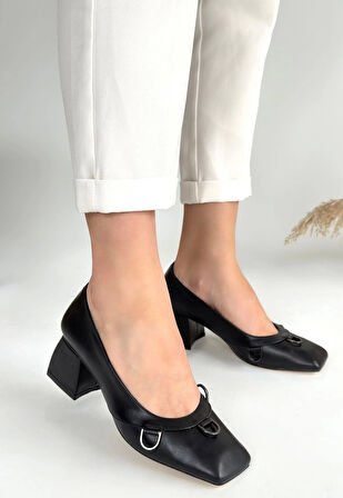 Cande Siyah Cilt Topuklu Ayakkabı