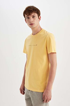 DeFacto %100 Pamuk Slim Fit Dar Kesim Bisiklet Yaka Baskılı Kısa Kollu Tişört C2077AX24AUYL170