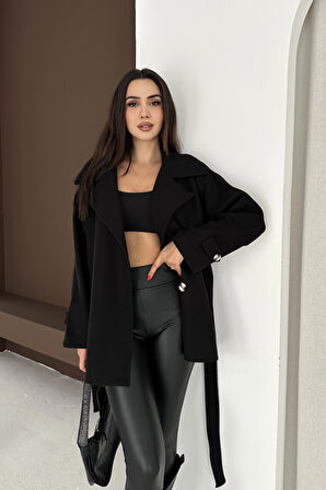 Belden Bağlamalı Düğmeli Kısa Kaşe Kaban