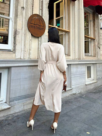 Ayrobin Açık Bej V Yaka Salaş Envelop Kesim Beli Kuşaklı Midi Boy Elbise
