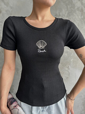 Siyah/Beyaz Beach Yazılı Nakışlı Sıfır Yaka Kısa Kollu Trend Bluz