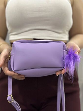 Ponpon mor cilt çanta