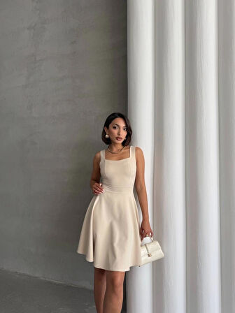 Kadın Bej Kare Yaka Kalın Askılı Kısa Elbise s251188