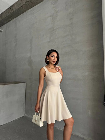 Kadın Bej Kare Yaka Kalın Askılı Kısa Elbise s251188