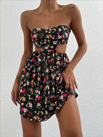 Çiçek Baskılı Siyah Straplez Askısız Yanlardan Dekolteli Baskılı Elbise