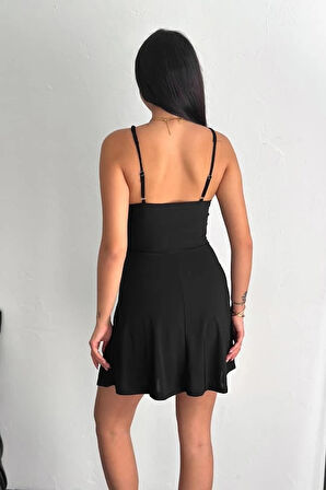 İnce Çift Çapraz Askılı Volan Etekli Sade Siyah V Yaka Mini Elbise