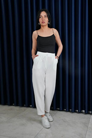 Beyaz Yüksek Bel Cepli Rahat Kesim Havuç Pantolon