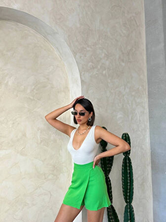 Yeşil Kapaklı Yüksel Bel Slim Fit Mini Şort Etek