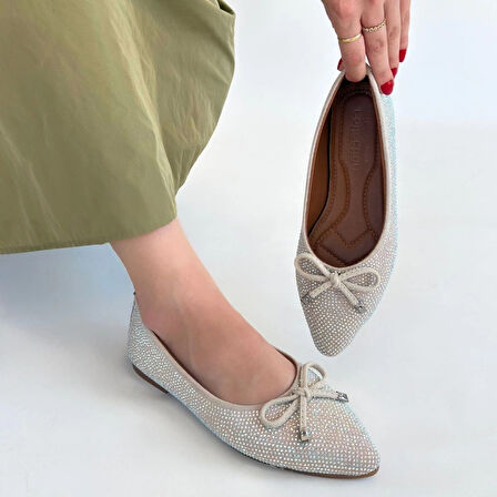 Sarra Bej Saten İşlemeli Babet Ayakkabı