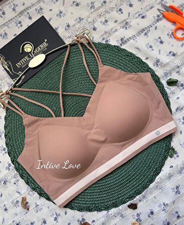 Mira Dikişsiz Hafif Dolgulu Çift Askılı Kopçasız Rahat Bralet/Sütyen/Büstiyer/Spor Sütyeni