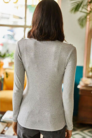 Kadın 700-k7113108 Yarım Patlı Çıtçıtlı Fırfırlı Uzun Kollu Geniş Yuvarlak Yaka Kaşkorse Bluz