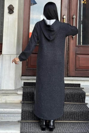 Sıyah Çift Taraflı Kapüşonlu, Yırttmaç Detaylı, Duble Yumoş Kaşe Uzun Elbise