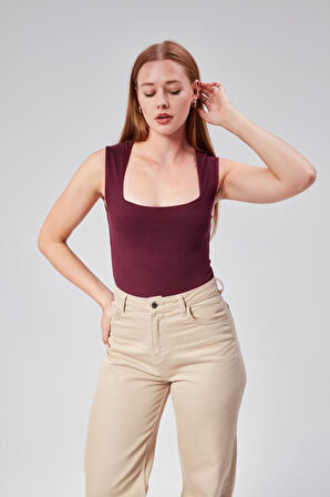 Astarlı Sıfır Kol Kare Yaka Dekolteli Çıtçıtlı Bodysuit