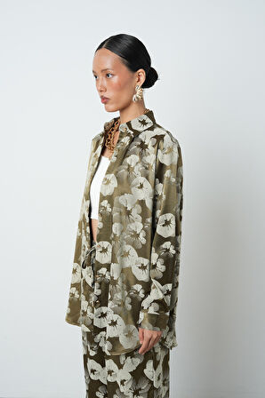 Kadın Haki - Bej Renk Desenli Oversize Kesim Tesettür Gömlek