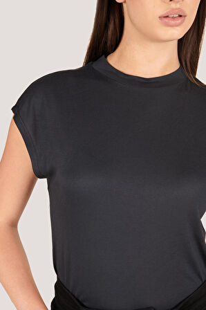 P-004932 - Kadın Kısa Kollu Yüksek Yaka Örme T-Shirt - LACİVERT