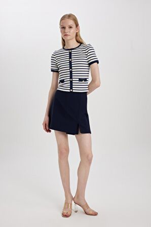 DeFacto Normal Bel Yırtmaçlı Şort Etek C1860AX24SPNV245