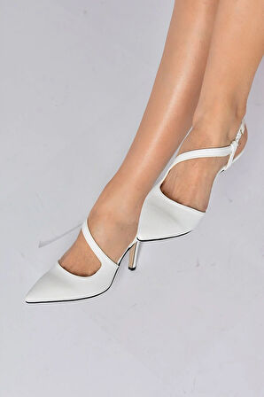 Pine Cone D8788 Kapalı Burun Kadın Topuklu Ayakkabı BEYAZ