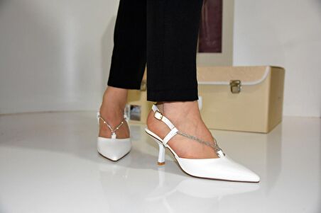 Prego Sivri Burun Taşlı Tokalı Topuklu Kadın Ayakkabı BEYAZ