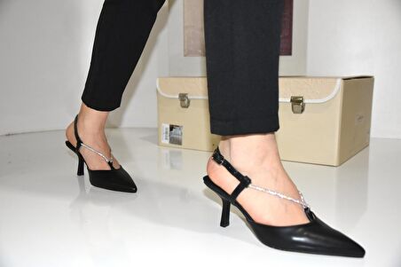 Prego Sivri Burun Taşlı Tokalı Topuklu Kadın Ayakkabı SİYAH