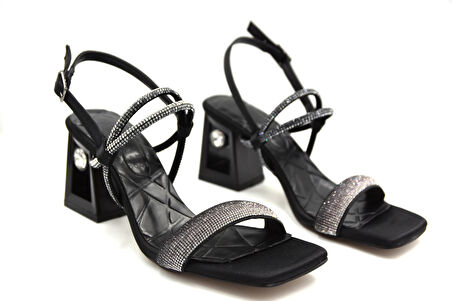 Prego (İzlife) Taş Biyeli Dekolte Ökçe Topuklu Kadın Ayakkabı SİYAH