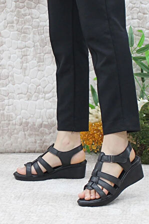 Prego (Mavişim) Poli Hafif Taban Lastikli Trok Detaylı Kadın Sandalet SİYAH