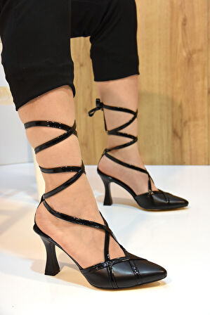 Prego (Kırcalı) Burnu Kapalı Bileğe Dolamalı Topuklu Kadın Ayakkabı SİYAH