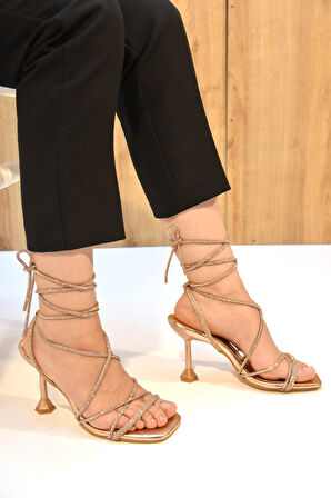 Pine Cone Taşlı Bileğe Dolamalı Kadın Topuklu Ayakkabı ROS