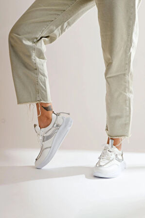Prego (Oc Shoes) Poli Hafif Taban Bağcıklı Taş Biye Detaylı Kadın Spor Ayakkabı BEYAZ