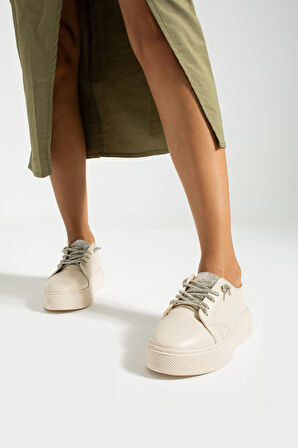 Prego Taş Biye Detaylı Poli Hafif Taban Günlük Kadın Ayakkabı BEJ