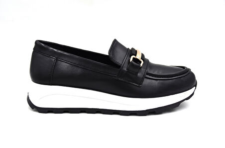 Beyaz (İzlife) Termo Kaymaz Taban Toka Detaylı Günlük Kadın Loafer Ayakkabı SİYAH
