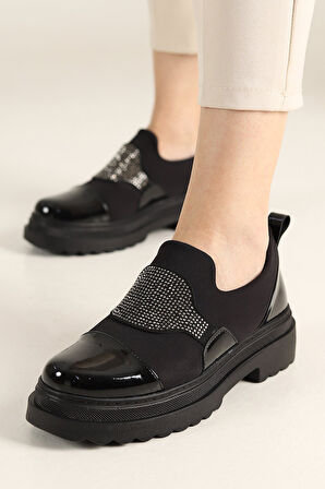 Beyaz (İzlife) Poli Taban Rugan Taş Detaylı Loafer Ayakkabı RUGAN SİYAH