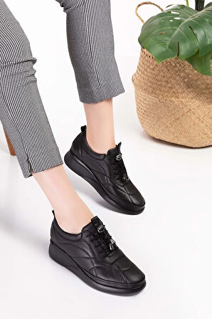 Beyaz İçi Dışı Hakiki Deri Poli Hafif Taban Lastik Bağcıklı Günlük Comfort Kadın Ayakkabı SİYAH