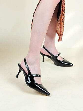 Prego (Pine Cone) Burnu Kapalı Toka Detaylı Topuklu Kadın Ayakkabı RUGAN SİYAH