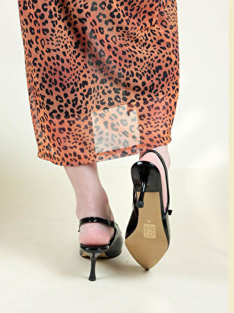 Prego (Pine Cone) Burnu Kapalı Toka Detaylı Topuklu Kadın Ayakkabı RUGAN SİYAH