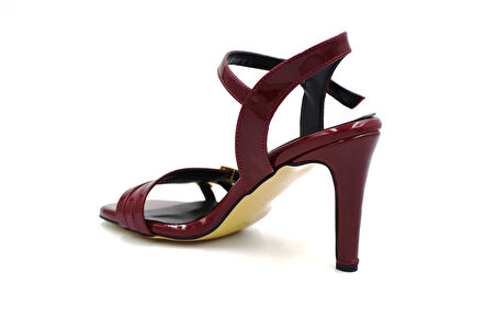 Beyaz (Larina) Üç Toka Detaylı Topuklu Kadın Ayakkabı BORDO