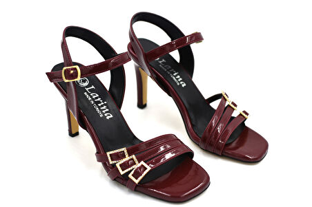 Beyaz (Larina) Üç Toka Detaylı Topuklu Kadın Ayakkabı BORDO