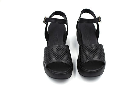 Beyaz (Shoes) Poli Hafif Taban Dolgu Topuklu Günlük Kadın Sandalet SİYAH