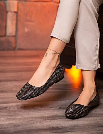 Beyaz (Shoes) Taş Detaylı Kadın Babet SİYAH