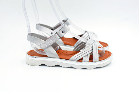 Prego (World Kids) Hakiki Deri Termo Kaymaz Taban Cırtlı Günlük KızÇocuk Sandalet GRİ