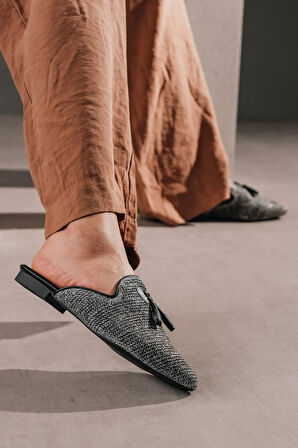 Beyaz (Park Moda) Burnu Kapalı Günlük Hasır Terlik SİYAH