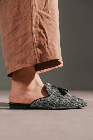 Beyaz (Park Moda) Burnu Kapalı Günlük Hasır Terlik SİYAH