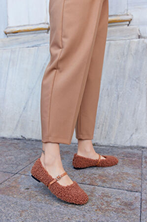 Beyaz (London) Ortadan Atklılı Kürklü Günlük Kadın Babet TABA