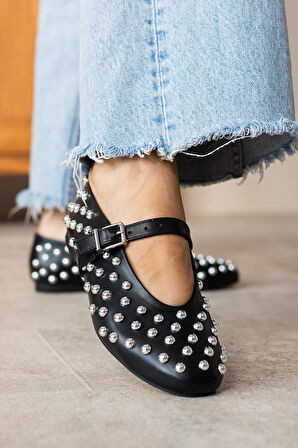 Beyaz (London) Tek bantlı Zımba Detaylı Günlük Kadın Babet SİYAH