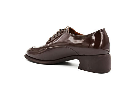 Beyaz (Park Moda) Termo Kaymaz Taban Bağcıklı Günlük Kadın Ayakkabı KAHVE