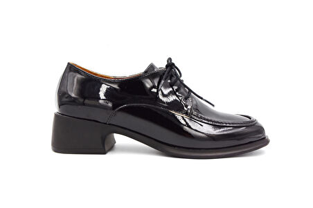 Beyaz (Park Moda) Termo Kaymaz Taban Bağcıklı Günlük Kadın Ayakkabı RUGAN SİYAH