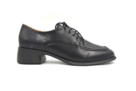 Beyaz (Park Moda) Termo Kaymaz Taban Bağcıklı Günlük Kadın Ayakkabı SİYAH