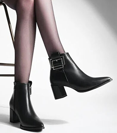 Beyaz (Park Moda) Yan Toka Detaylı Topukulu Günlük Kadın Bot SİYAH