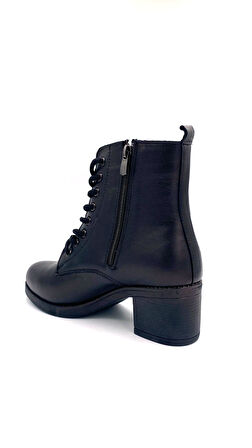 Beyaz (İniesta) Hakiki Deri Termo Kaymaz Taban Fermuarlı&Bağcıklı Kadın Bot SİYAH