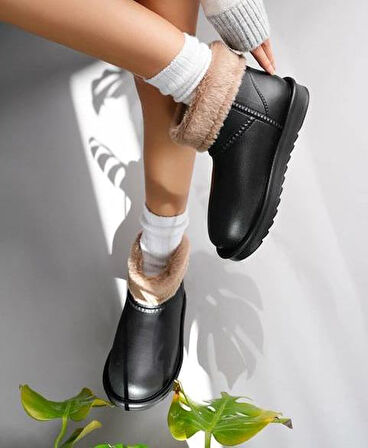 Beyaz İçi Kürk Detaylı Eva 2 cm Topuklu Faylon Kadın Yağmur Botu SİYAH