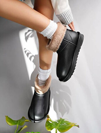 Beyaz İçi Kürk Detaylı Eva 2 cm Topuklu Faylon Kadın Yağmur Botu SİYAH